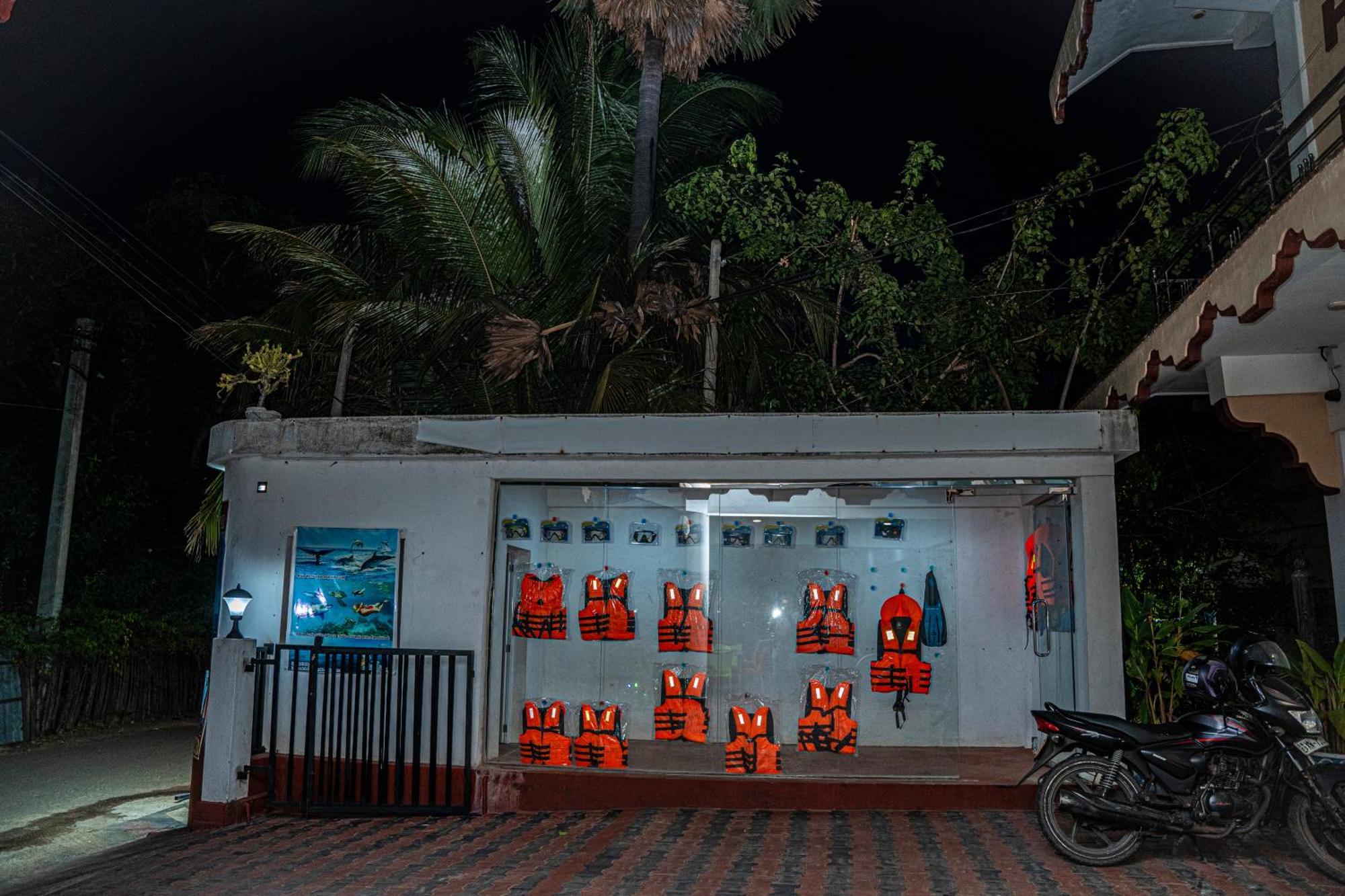 Theevanni Resort Trincomalee Extérieur photo