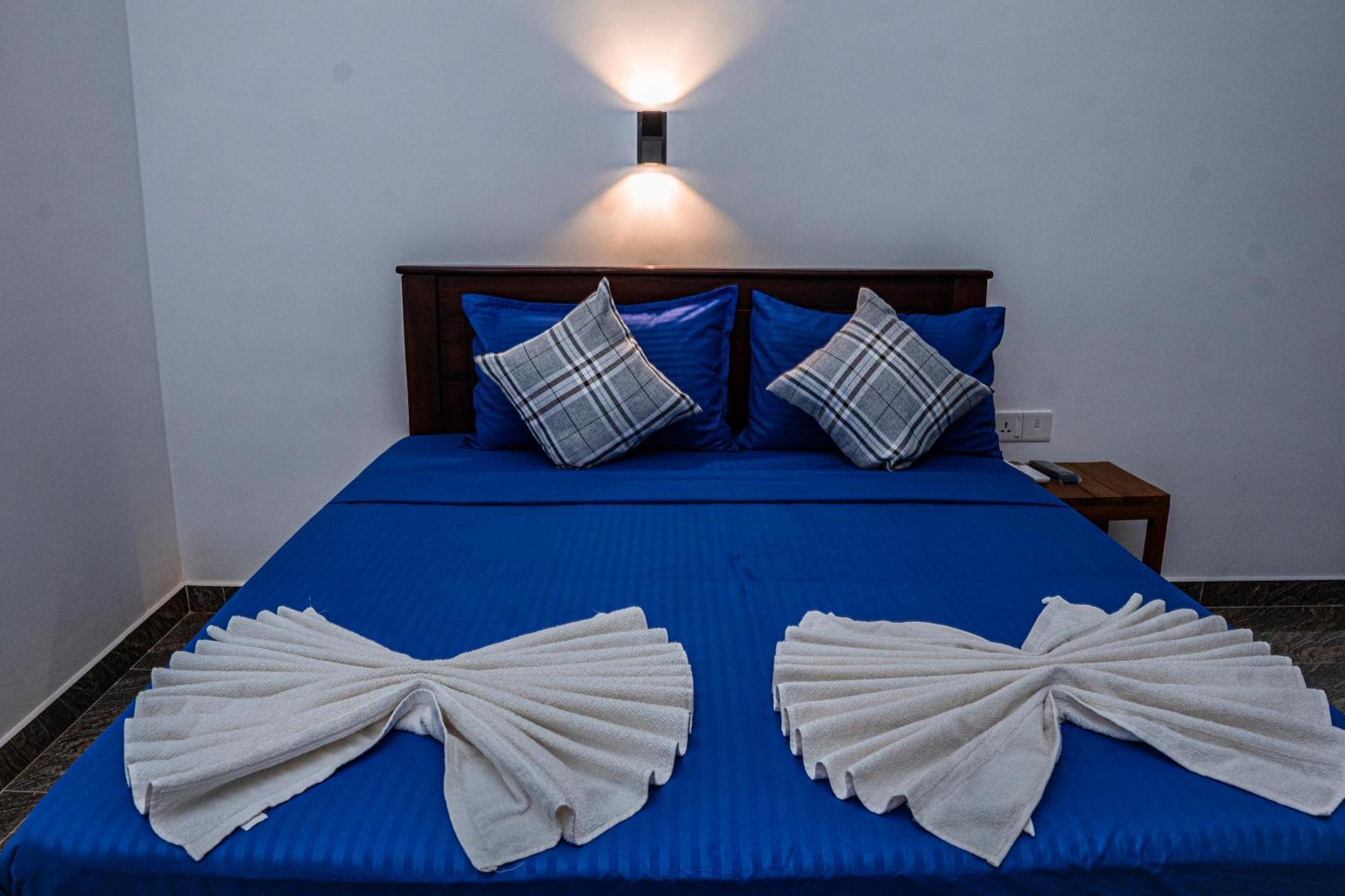 Theevanni Resort Trincomalee Extérieur photo